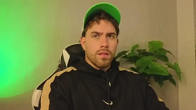 Ades Lowe online show from December 18, 2025, 11:14 am