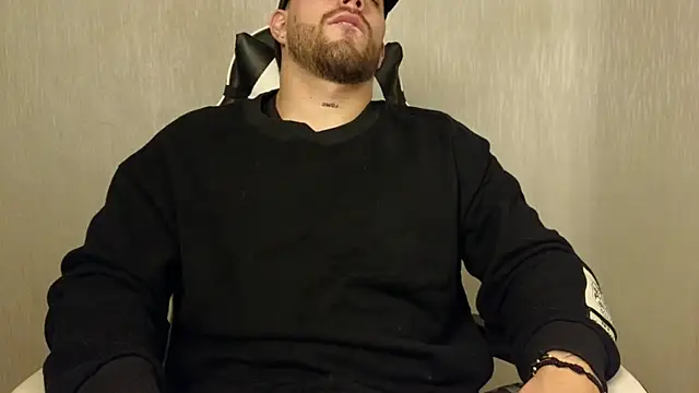 Ades Lowe online show from October 19, 2025, 11:24 am