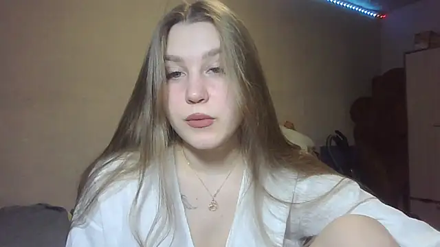 yourhoney Lola  online show from October 25, 2025, 4:40 pm