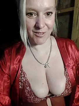 Snapshot of Bouncy-Bella28X chatting on October 10, 2025, 7:31 am Bouncy-Bella28X online show from October 10, 2025, 7:31 am
