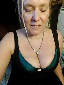 Snapshot of Bouncy-Bella28X chatting on October 15, 2025, 11:51 am Bouncy-Bella28X online show from October 15, 2025, 11:51 am