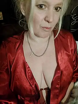 Snapshot of Bouncy-Bella28X chatting on November 1, 2025, 8:41 am Bouncy-Bella28X online show from November 1, 2025, 8:41 am