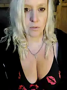 Snapshot of Bouncy-Bella28X chatting on November 10, 2025, 11:15 am Bouncy-Bella28X online show from November 10, 2025, 11:15 am