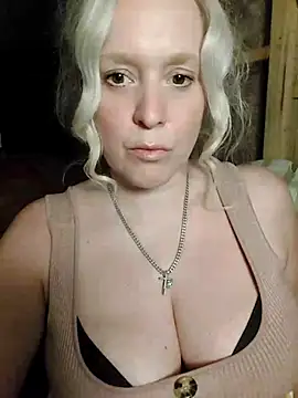 Snapshot of Bouncy-Bella28X chatting on September 14, 2025, 9:26 pm Bouncy-Bella28X online show from September 14, 2025, 9:26 pm