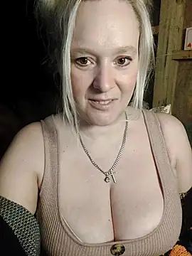 Snapshot of Bouncy-Bella28X chatting on October 11, 2025, 7:31 am Bouncy-Bella28X online show from October 11, 2025, 7:31 am
