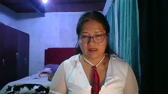 scarlett widow  online show from November 9, 2025, 3:21 am