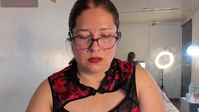 scarlett widow  online show from May 16, 2026, 3:16 am
