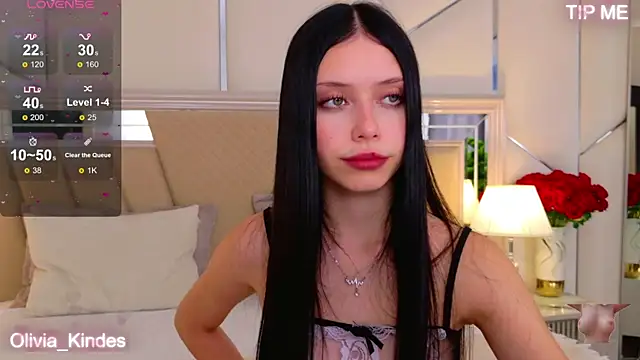 Snapshot of Olivia_Kindes chatting on October 13, 2025, 5:03 pm Olivia Kindes online show from October 13, 2025, 5:03 pm