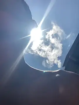 Oqui online show from October 6, 2025, 3:02 pm