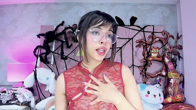 ZarahQueen online show from October 17, 2025, 7:26 pm