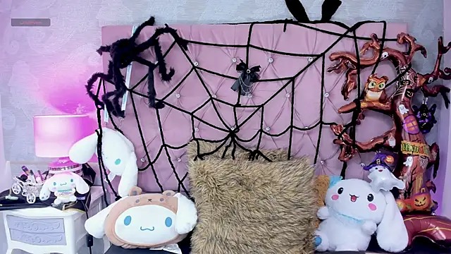 ZarahQueen online show from October 16, 2025, 8:06 pm