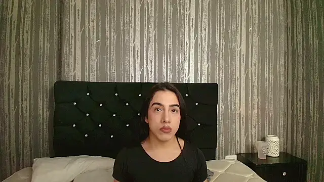 Snapshot of Alicee_Moonn chatting on June 24, 2026, 8:28 pm Alicee Moonn online show from June 24, 2026, 8:28 pm