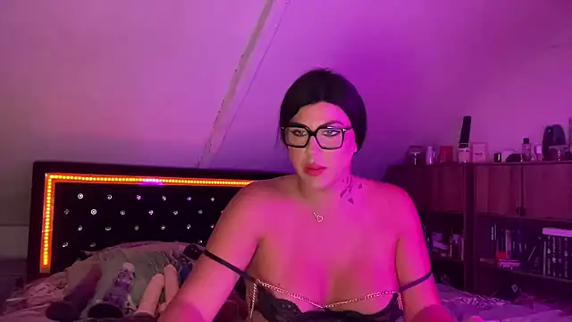 parisse trans online show from July 24, 2026, 10:17 pm