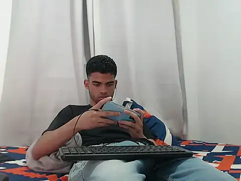 Snapshot of camillo_beischel_ chatting on September 15, 2025, 6:08 pm camillo beischel online show from September 15, 2025, 6:08 pm