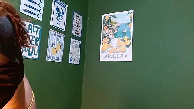 Snapshot of Roxiehood chatting on October 23, 2025, 1:48 am Roxiehood online show from October 23, 2025, 1:48 am