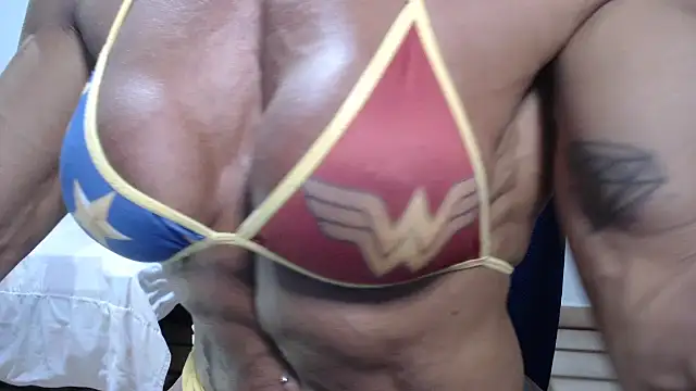 Snapshot of Stronggsexy chatting on July 1, 2026, 11:05 pm Stronggsexy online show from July 1, 2026, 11:05 pm