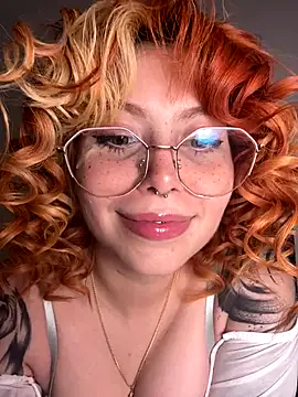 YunoRose  online show from October 20, 2025, 3:52 am