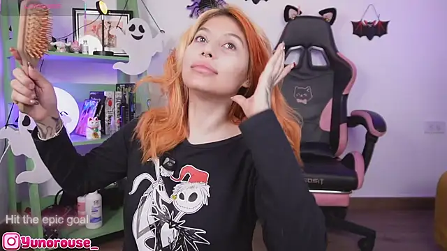 YunoRose  online show from November 1, 2025, 3:57 am