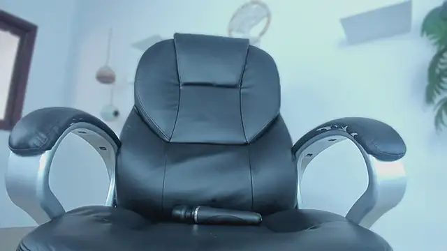 Snapshot of emily_yeon chatting on January 31, 2026, 7:12 pm emily yeon online show from January 31, 2026, 7:12 pm