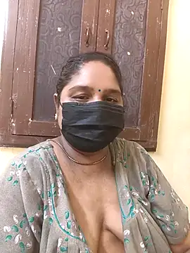 Snapshot of Villageanuty chatting on October 7, 2025, 2:01 am Villageanuty online show from October 7, 2025, 2:01 am