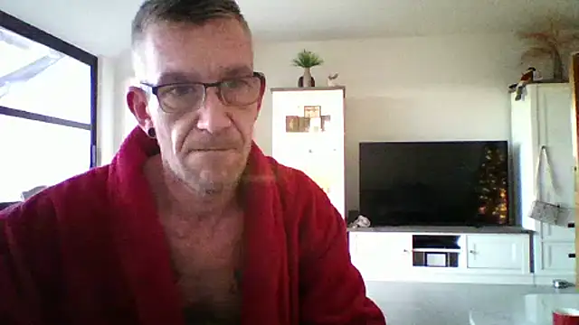 Kevinhot38 online show from December 15, 2025, 10:10 am