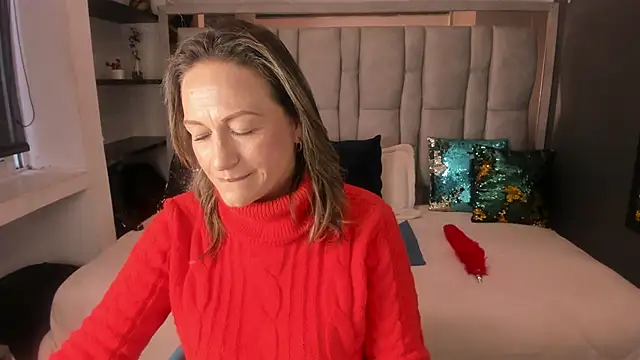 Snapshot of Charlot_milf chatting on October 15, 2025, 12:02 pm Charlot milf online show from October 15, 2025, 12:02 pm