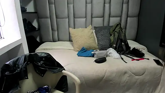 Snapshot of Charlot_milf chatting on September 19, 2025, 11:58 am Charlot milf online show from September 19, 2025, 11:58 am