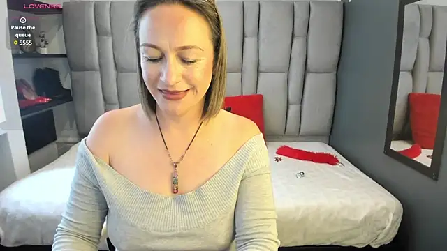 Charlot milf online show from June 3, 2026, 2:33 pm