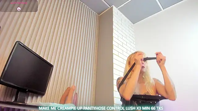 samanthajonexxx online show from February 21, 2026, 4:42 pm