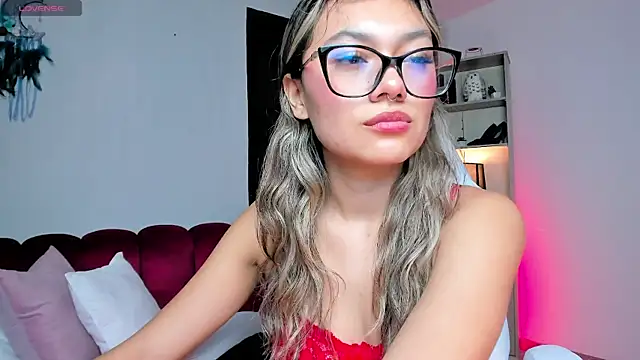 Snapshot of Tatiana_mendoza chatting on October 10, 2025, 1:56 pm Tatiana mendoza online show from October 10, 2025, 1:56 pm