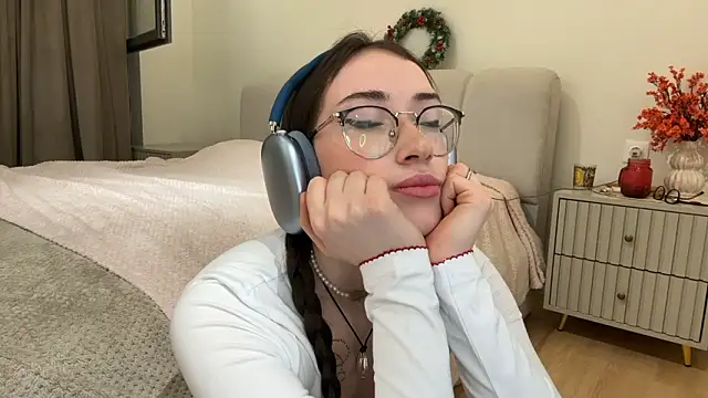 Kelly Berry   online show from February 27, 2026, 5:24 pm