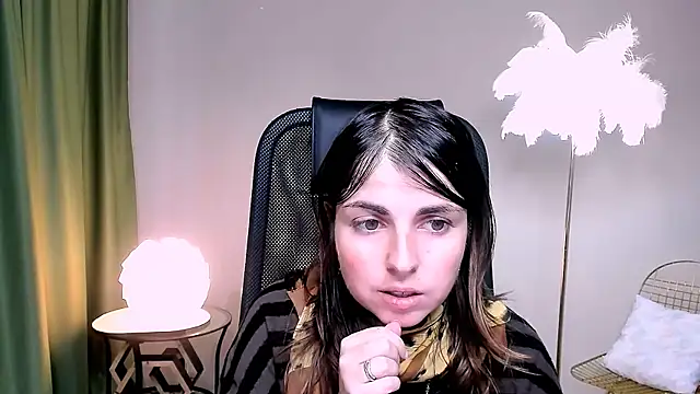 Snapshot of MartaEdams chatting on November 19, 2025, 6:24 am MartaEdams online show from November 19, 2025, 6:24 am