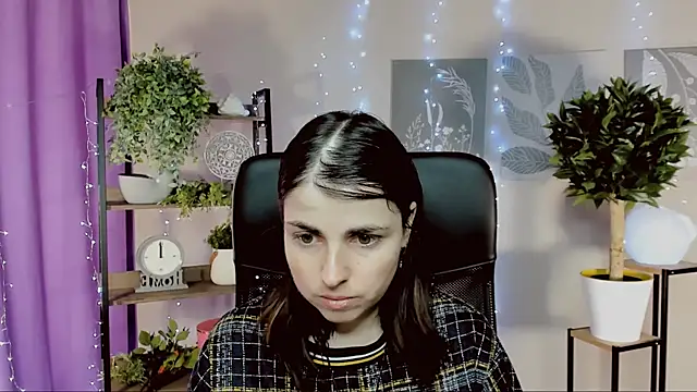 MartaEdams online show from March 13, 2026, 6:18 am