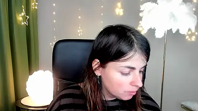 Snapshot of MartaEdams chatting on December 23, 2025, 6:12 am MartaEdams online show from December 23, 2025, 6:12 am