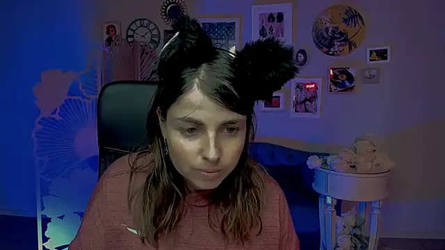 Snapshot of MartaEdams chatting on November 17, 2025, 6:06 am MartaEdams online show from November 17, 2025, 6:06 am