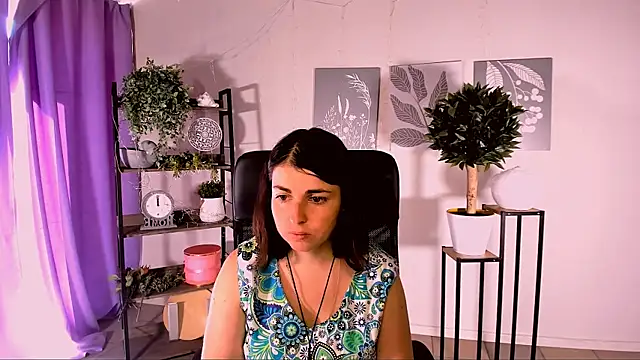Snapshot of MartaEdams chatting on June 10, 2026, 5:08 am MartaEdams online show from June 10, 2026, 5:08 am