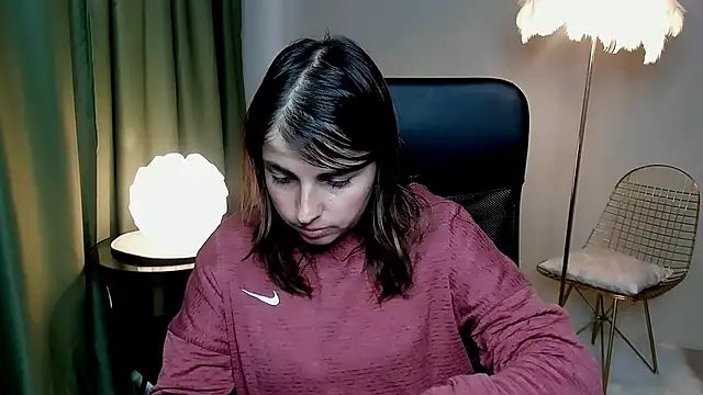 Snapshot of MartaEdams chatting on October 13, 2025, 6:26 am MartaEdams online show from October 13, 2025, 6:26 am