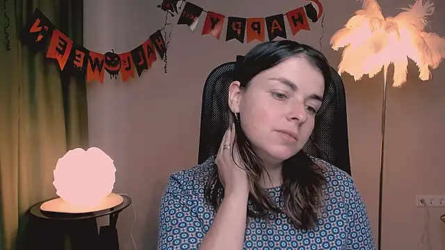 Snapshot of MartaEdams chatting on November 7, 2025, 6:18 am MartaEdams online show from November 7, 2025, 6:18 am