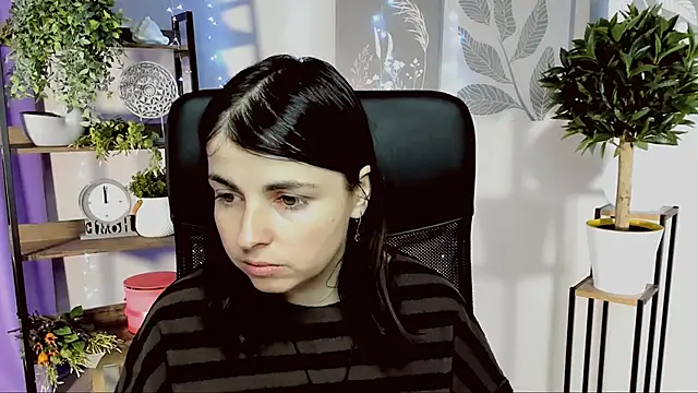 Snapshot of MartaEdams chatting on February 17, 2026, 6:22 am MartaEdams online show from February 17, 2026, 6:22 am