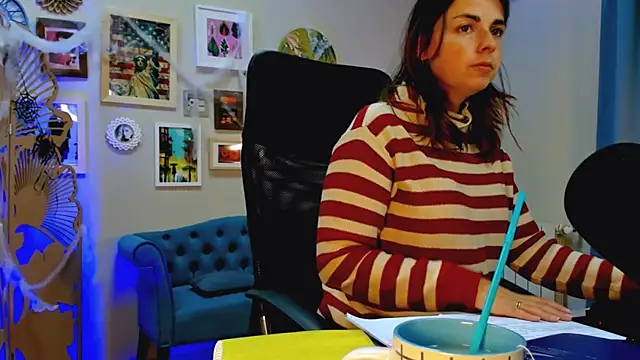 Snapshot of MartaEdams chatting on November 5, 2025, 7:11 am MartaEdams online show from November 5, 2025, 7:11 am