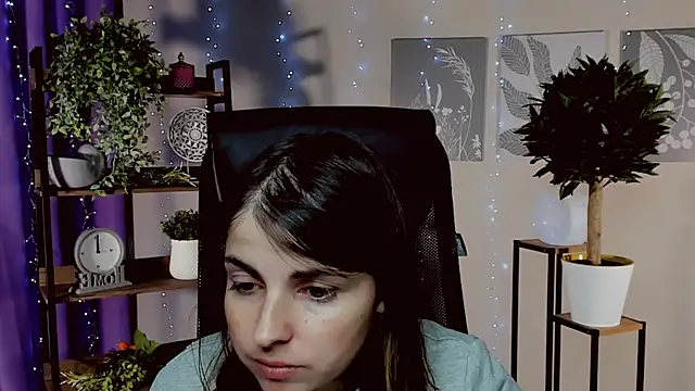 Snapshot of MartaEdams chatting on December 22, 2025, 6:24 am MartaEdams online show from December 22, 2025, 6:24 am