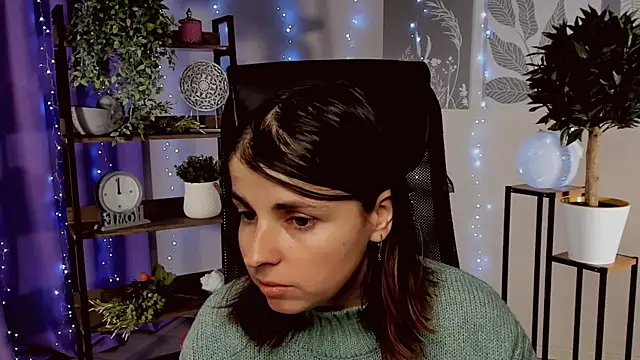 Snapshot of MartaEdams chatting on December 16, 2025, 6:17 am MartaEdams online show from December 16, 2025, 6:17 am