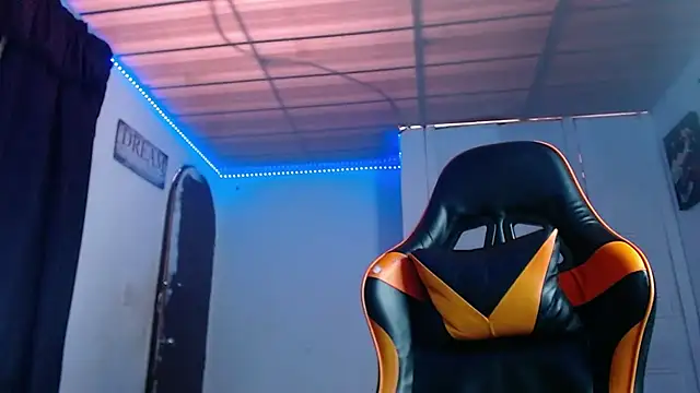 Abbiprada online show from September 30, 2025, 7:20 pm