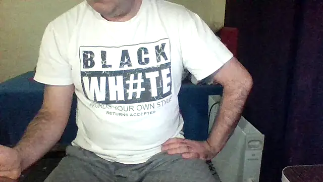 Snapshot of st206boy chatting on February 16, 2026, 11:24 pm st206boy online show from February 16, 2026, 11:24 pm