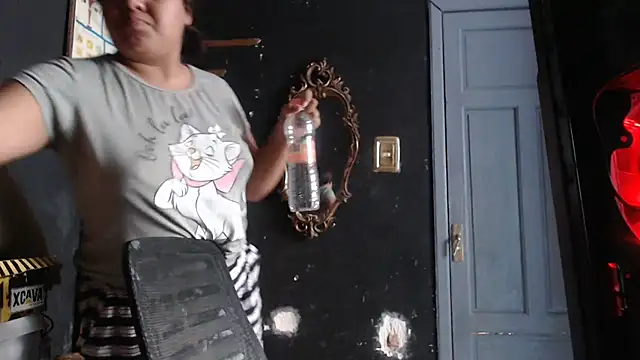 Atenea69 online show from December 17, 2025, 4:45 pm