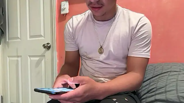 Snapshot of kSwisssxxx chatting on November 3, 2025, 3:34 am kSwisssxxx online show from November 3, 2025, 3:34 am