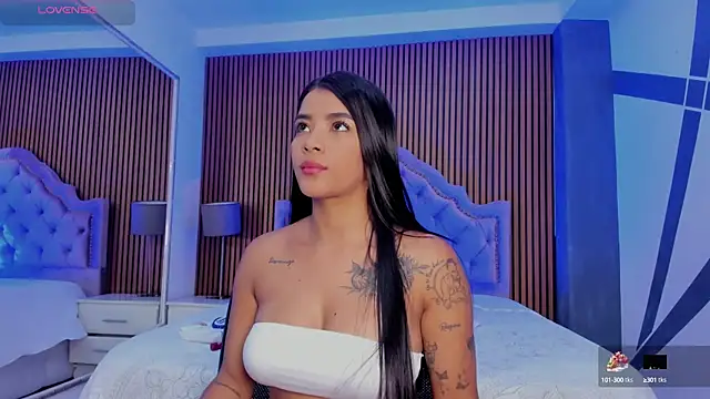 SelenaStonne online show from September 17, 2025, 8:33 pm