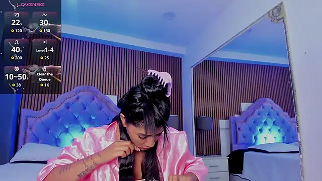 SelenaStonne online show from October 1, 2025, 8:13 pm