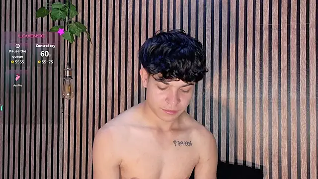Snapshot of Felipe_boy1 chatting on October 10, 2025, 8:59 am Felipe boy1 online show from October 10, 2025, 8:59 am