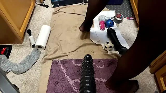 SharkedTaxis online show from November 15, 2025, 1:37 pm